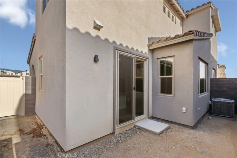 15880 Blue Copper Way, Fontana