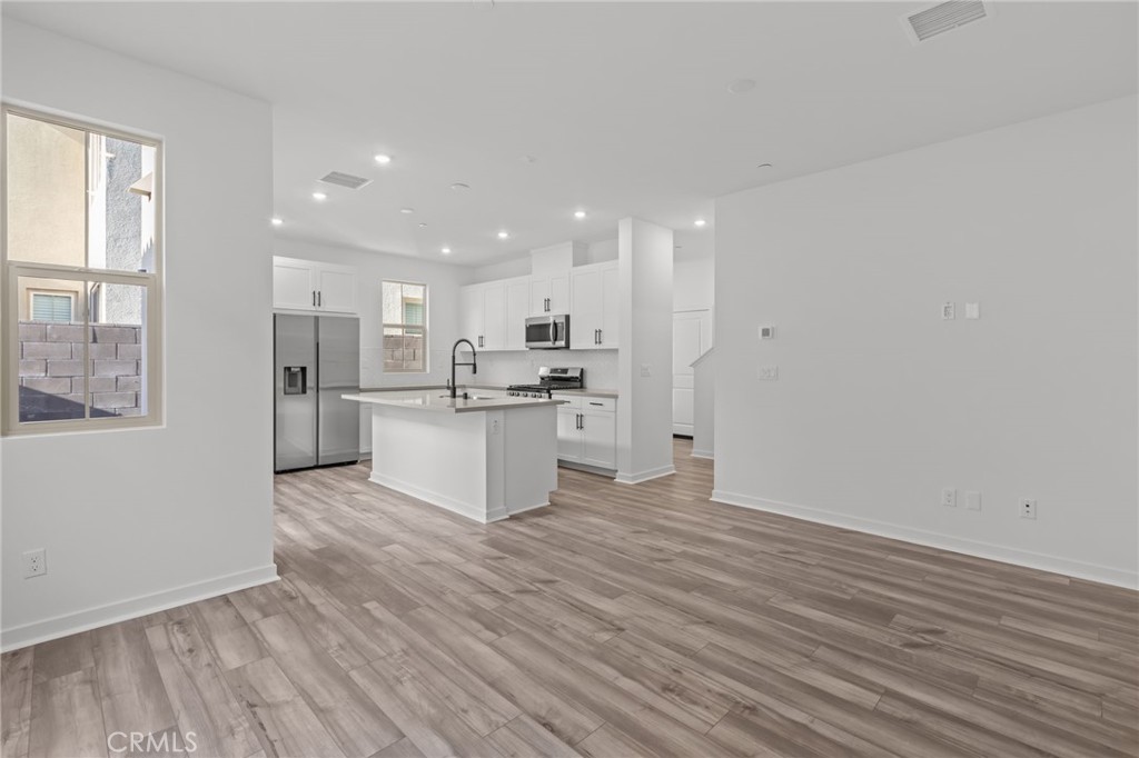 15880 Blue Copper Way, Fontana