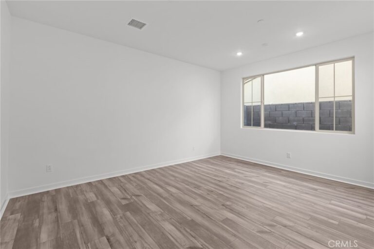 15880 Blue Copper Way, Fontana