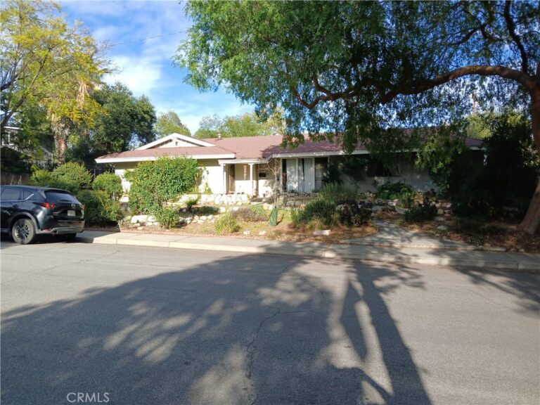 1662 Denver, Claremont