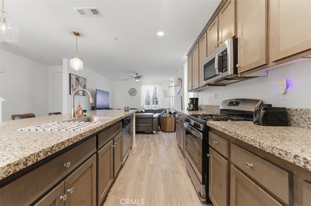 17019 Red tail, Fontana