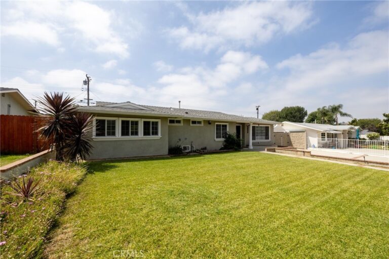 2022 E Linfield, Glendora