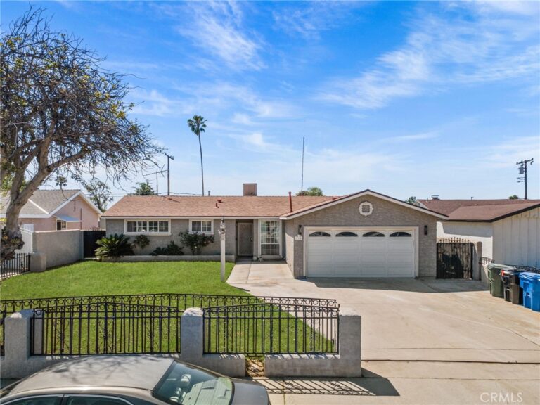 218 Foxbury, Pomona