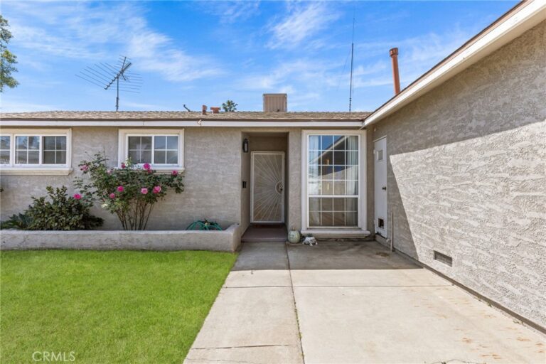 218 Foxbury, Pomona