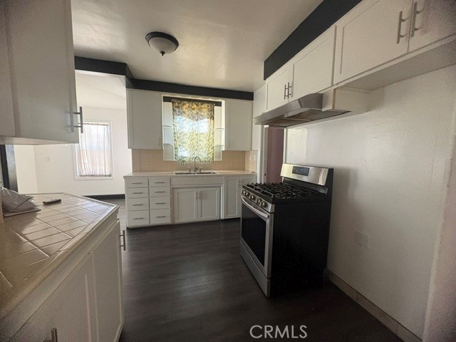 2196 N Orange Grove Avenue, Pomona