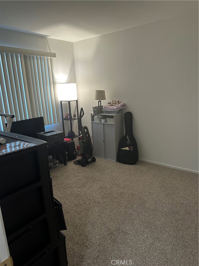 220 W Walnut #B, Rialto