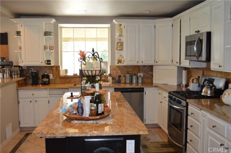 2215 N Euclid, Upland