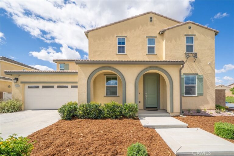2414 Crater Avenue, Rialto