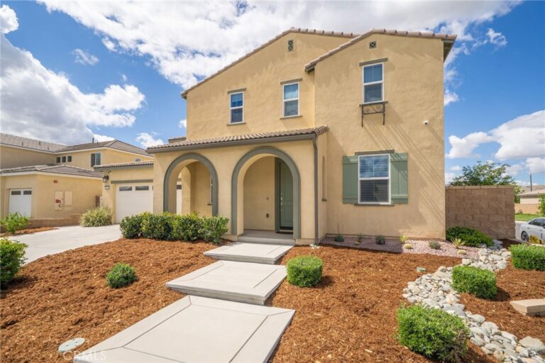 2414 Crater Avenue, Rialto