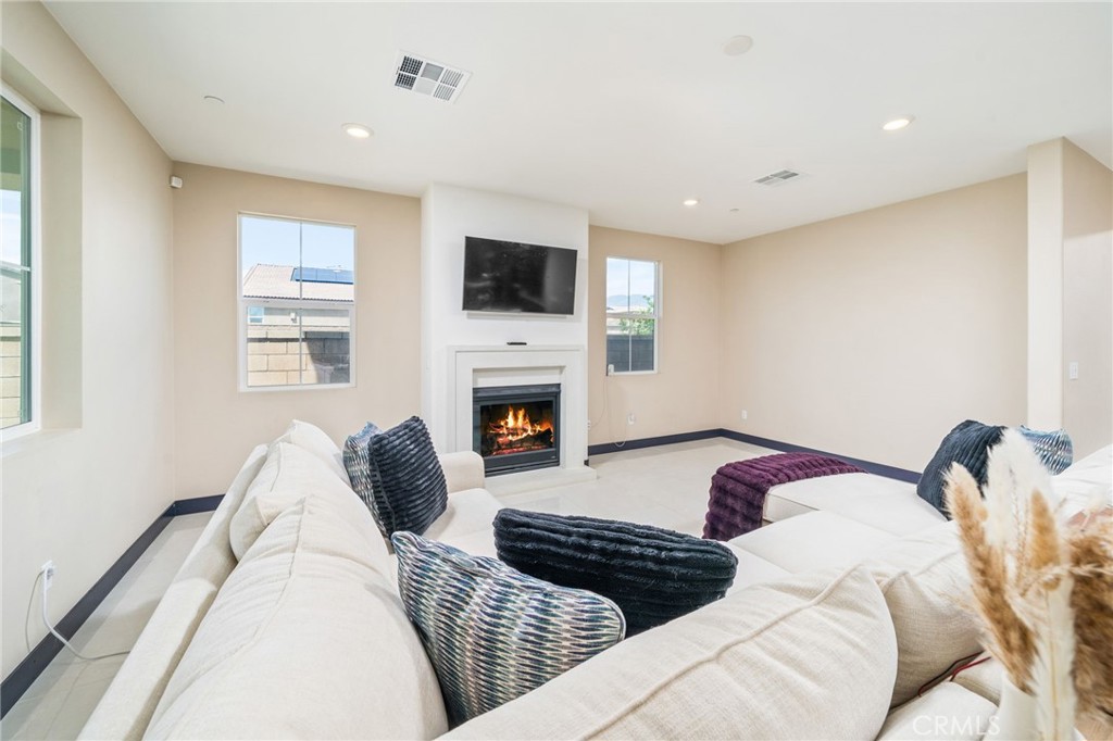 2414 Crater Avenue, Rialto