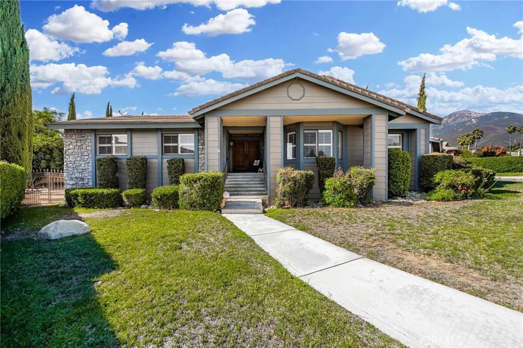 2421 Cliff Road, Upland