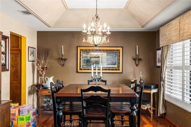 2421 Cliff Road, Upland
