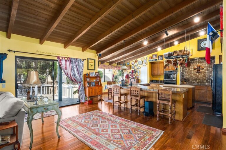 2421 Cliff Road, Upland