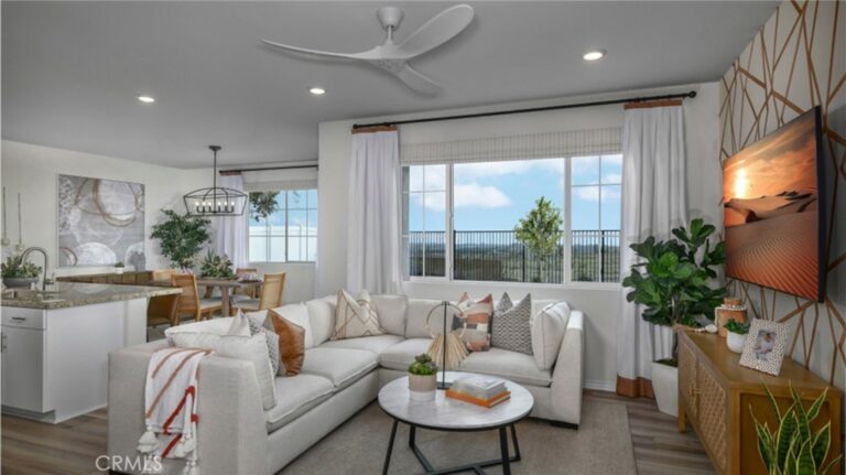 2431 Gunner Ridge Way, Rialto
