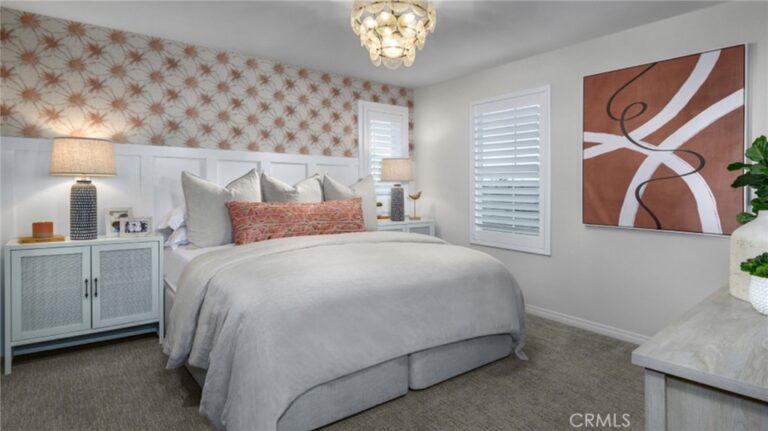 2431 Gunner Ridge Way, Rialto