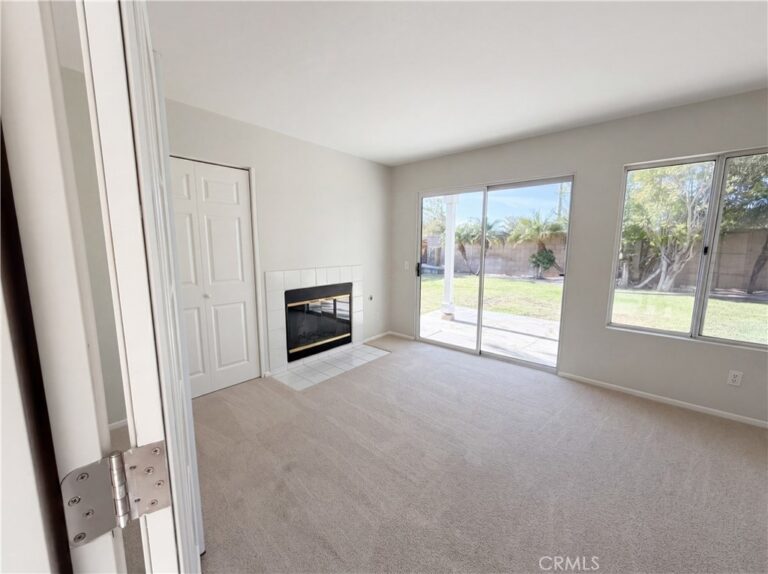 2565 W Fairview Drive, Rialto