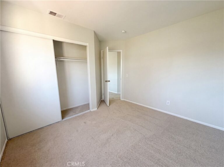 2565 W Fairview Drive, Rialto