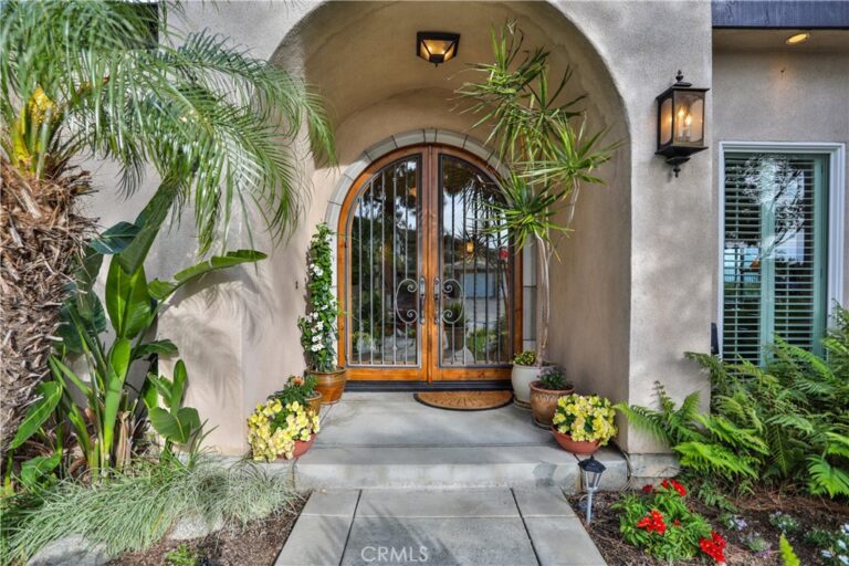 2708 N Mountain Avenue, Claremont