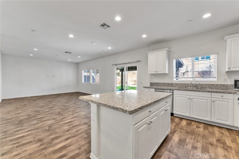 2843 E Alberta, Ontario