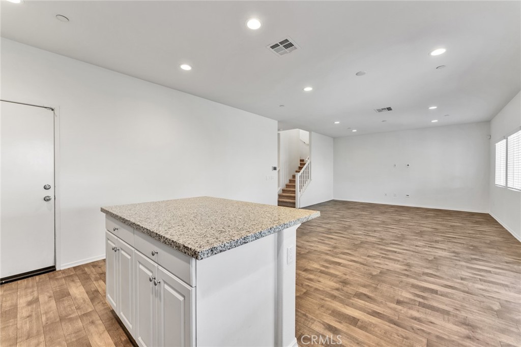 2843 E Alberta, Ontario