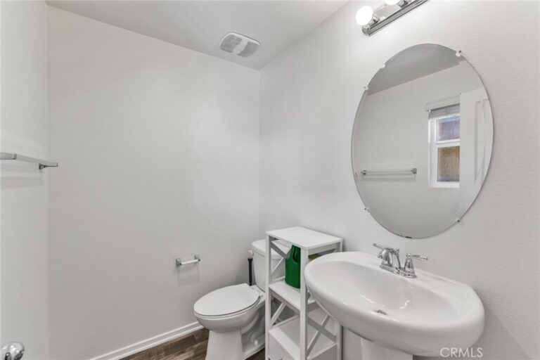 2843 E Alberta, Ontario