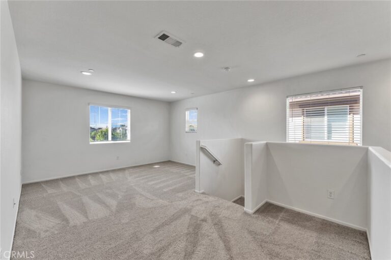2843 E Alberta, Ontario