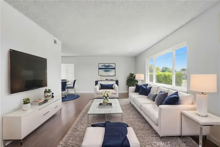 285 W Covina, Covina