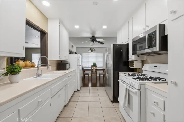 285 W Covina, Covina