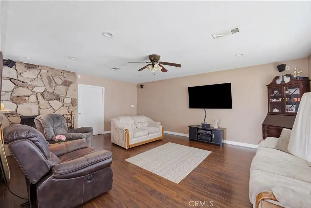 285 W Covina, Covina
