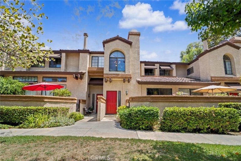 3 Saddlewood, Pomona