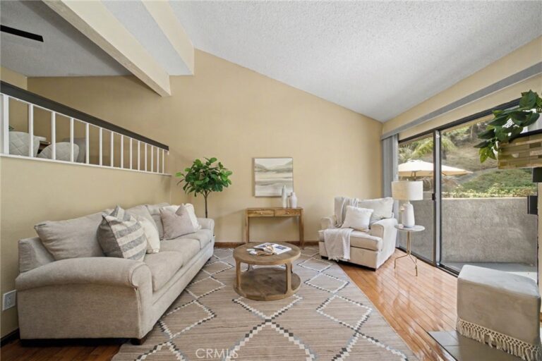 3 Saddlewood, Pomona