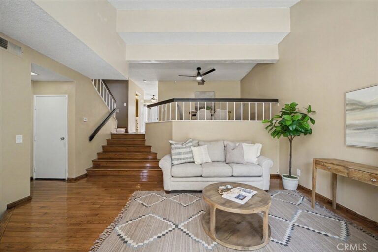 3 Saddlewood, Pomona