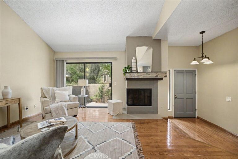 3 Saddlewood, Pomona