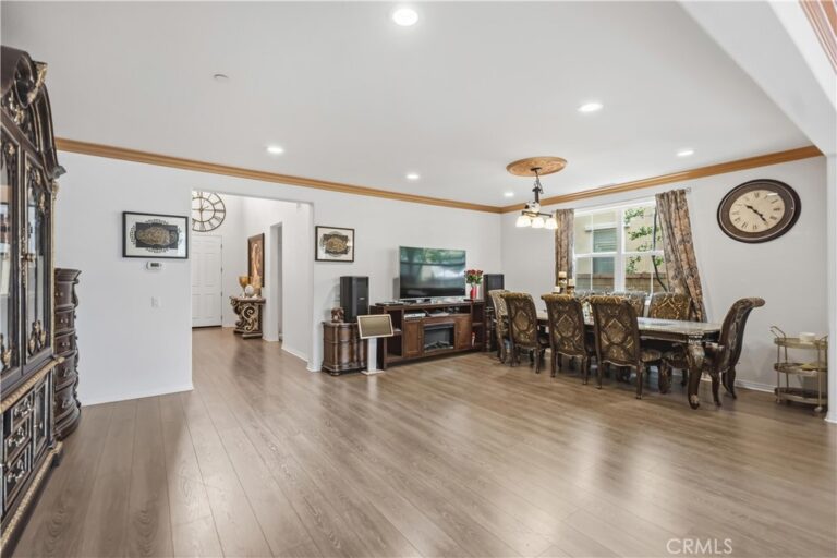 3380 E Pine Ridge, Ontario