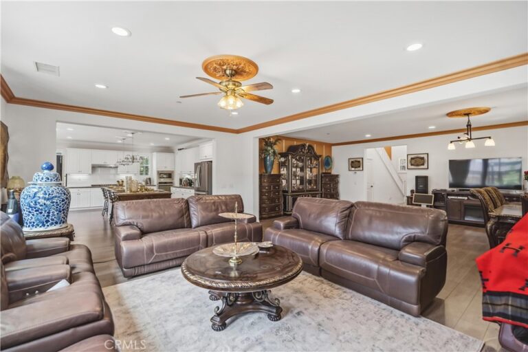 3380 E Pine Ridge, Ontario
