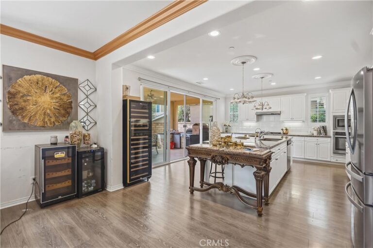3380 E Pine Ridge, Ontario