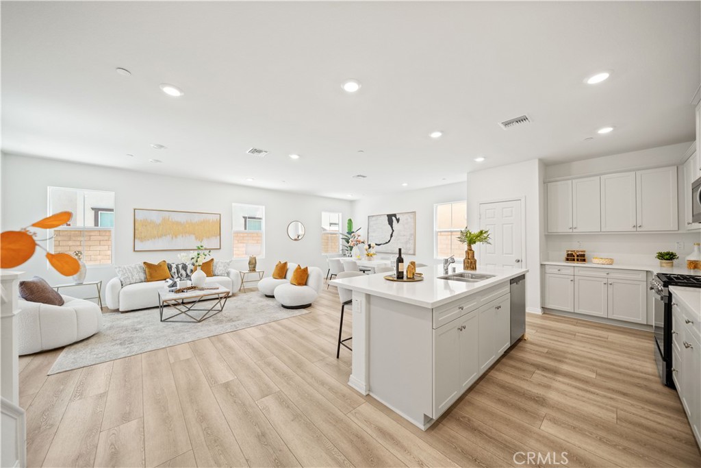 4125 E La Jolla Street, Ontario