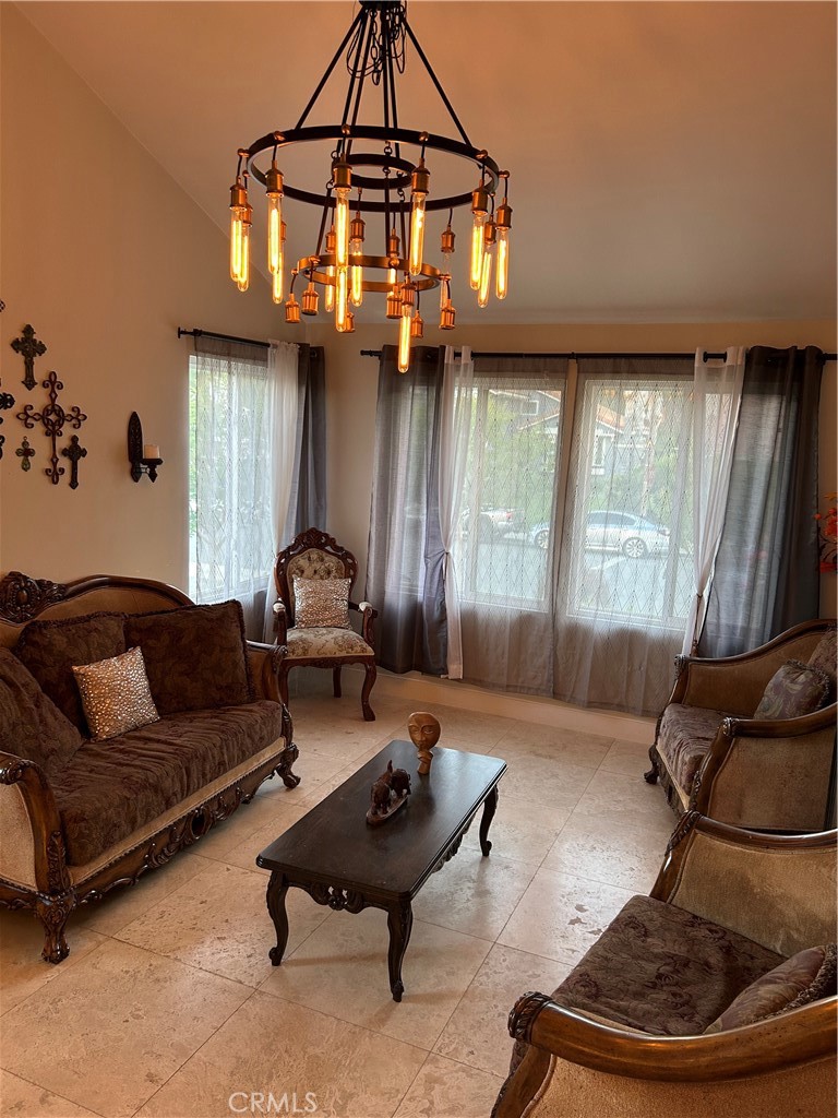 42 Rainbow Ridge, Pomona