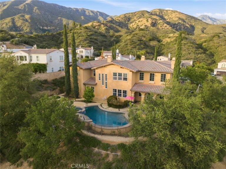 4463 Cardinal Cushing, Claremont