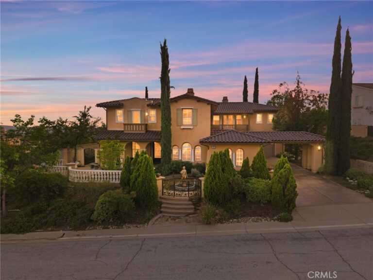 4463 Cardinal Cushing, Claremont