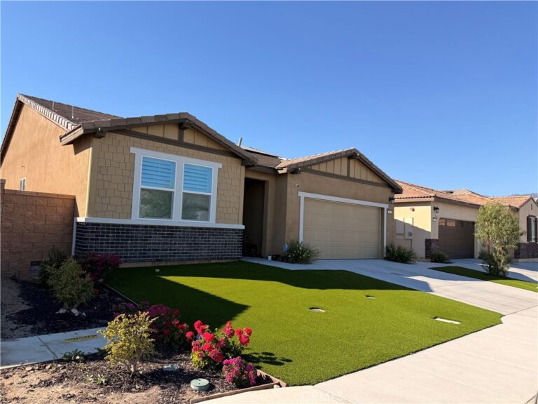 562 Hudson Way, Rialto