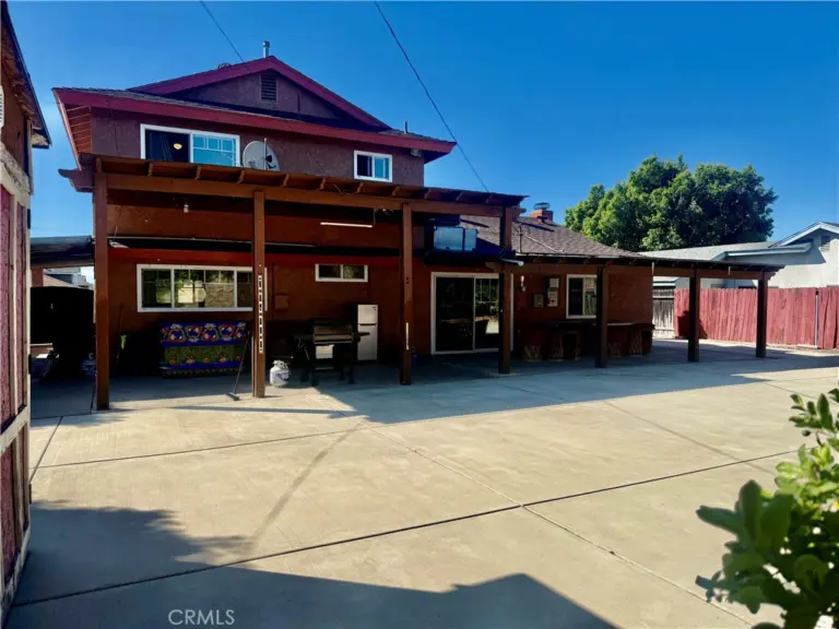 5982 Harrison, Chino