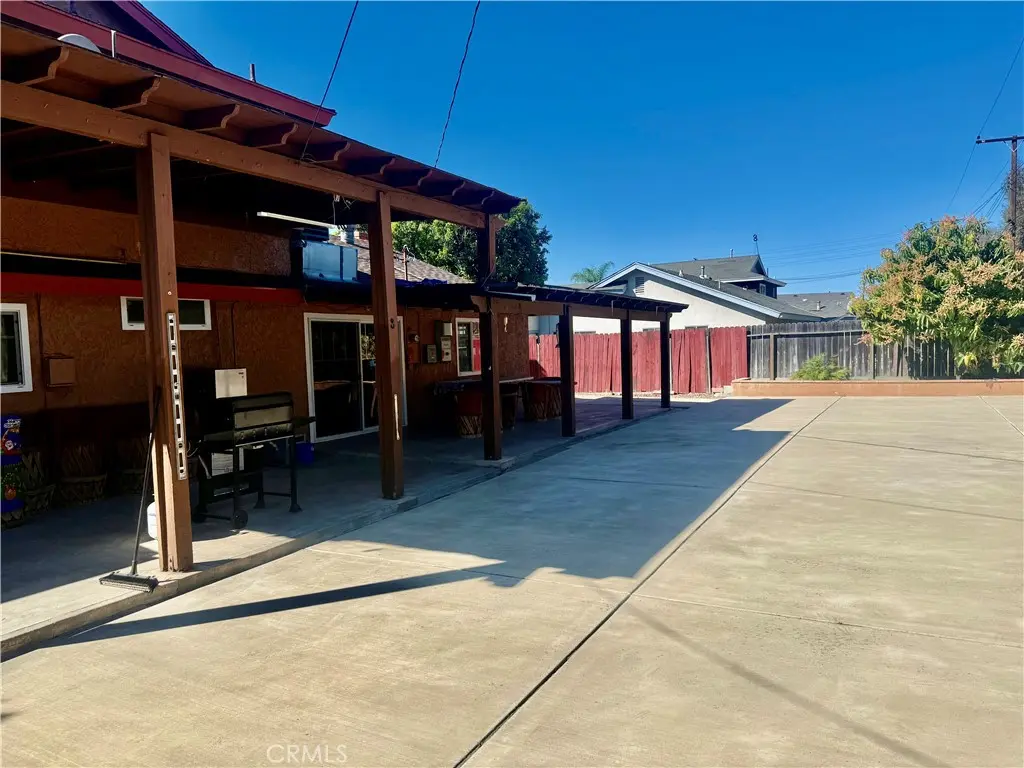 5982 Harrison, Chino