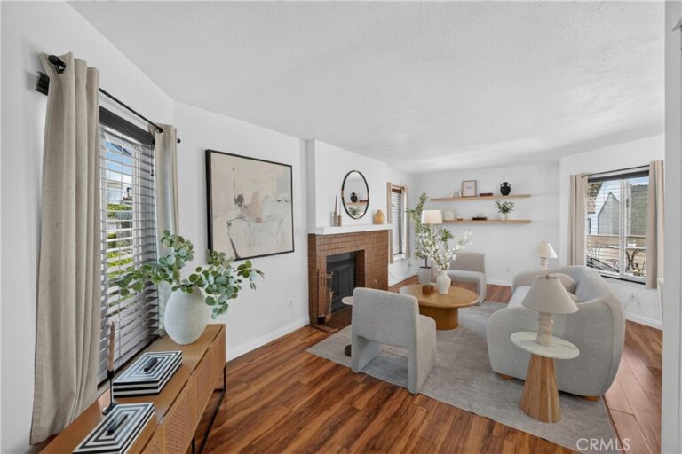 69 Brownfield, Pomona