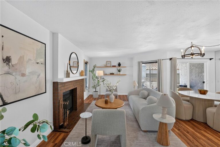 69 Brownfield, Pomona