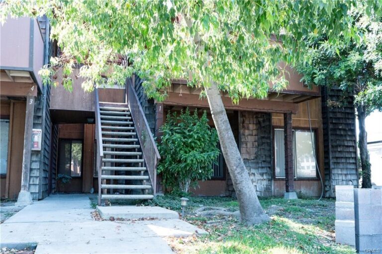 9010 Newport, Fontana
