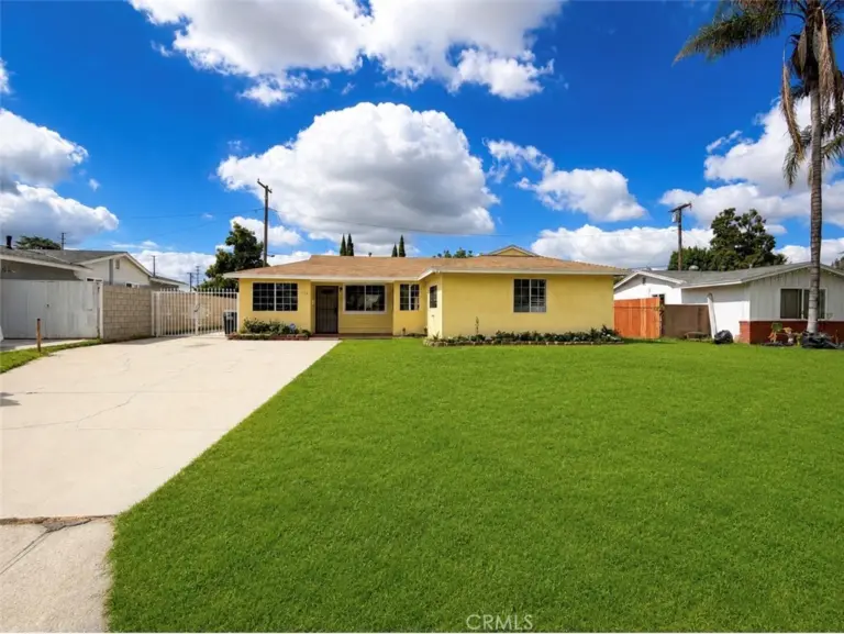 1022 W Grovecenter, West Covina