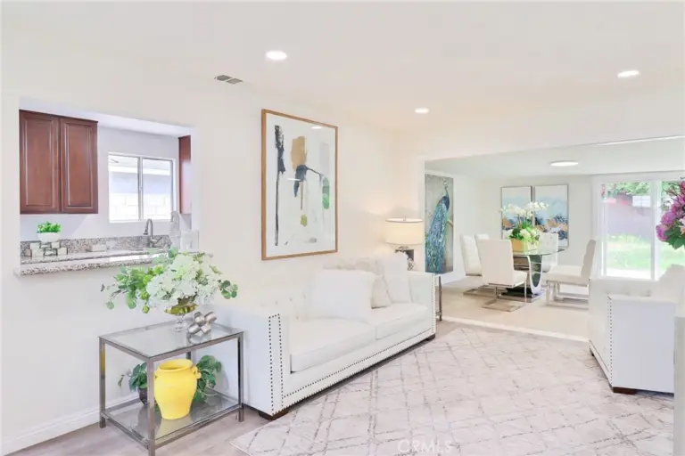 1022 W Grovecenter, West Covina