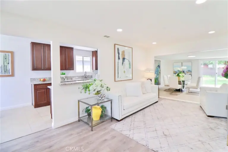 1022 W Grovecenter, West Covina