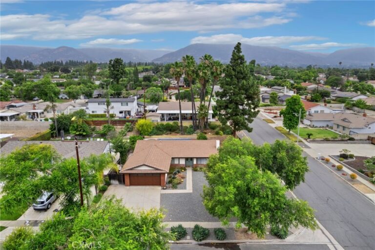 1031 W Patrick Street, Upland